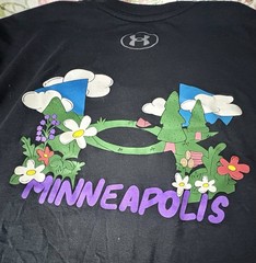 Under Armour Men’s Large Navy Short Sleeve T-Shirt Floral Chest Logo Minneapolis