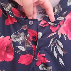 Tek Gear Navy Blue Red Roses Floral Collar Button Up Athletic Shirt Size M