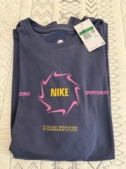 Nike The Nike Tee Men’s XL purple & Green Graphic Logo Cotton Knit Crew T-Shirts