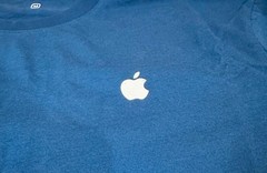 New Authentic Apple Unisex Short Sleeve T Shirt in Blue Store Employee Uniform