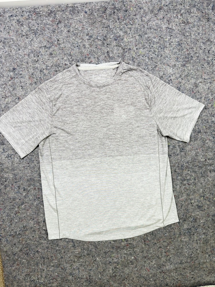 Tommy Bahama Men’s Oasis Fade Crew Neck Short Sleeve Tee Gray Size LG