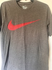 Nike The Nike Tee Men’s Athletic Fit M Short Sleeve Crew Gray/Red Graphic Tee