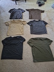 Men’s Lot Of 4 T – Shirts Size Large