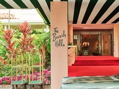 Vintage Beverly Hills Hotel T-Shirt ♡ Pink Palace Logo! California Retro Tee!