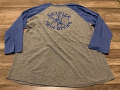 NEXT LEVEL BASEBALL RAGLAN SKYDIVING TWIN CITIES GRAPHIC ( MENS L ) HEATHER BLUE