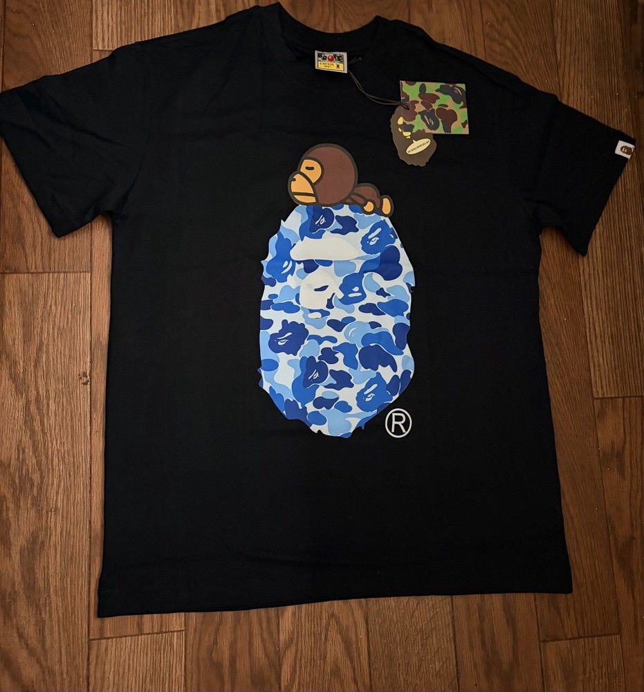 A Bathing Ape BAPE Men’s medium Black Baby Milo Graphic Logo Crew Neck T-Shirt