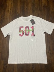 NWT Levi’s 501 Graphic White T-Shirt Men’s Size Medium. B3