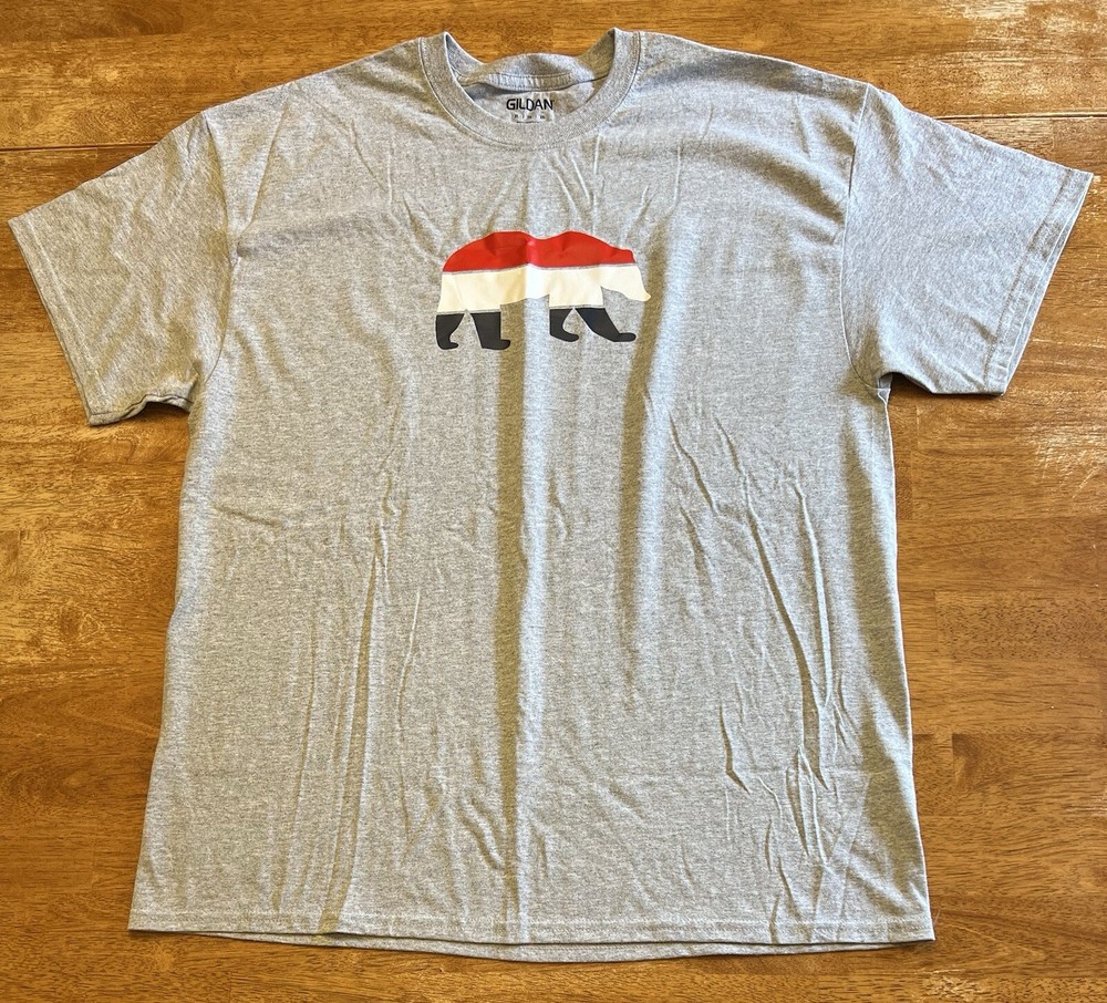 MENS GRAY T-SHIRT W/ RED WHITE BLUE BEAR NEW SIZE XL