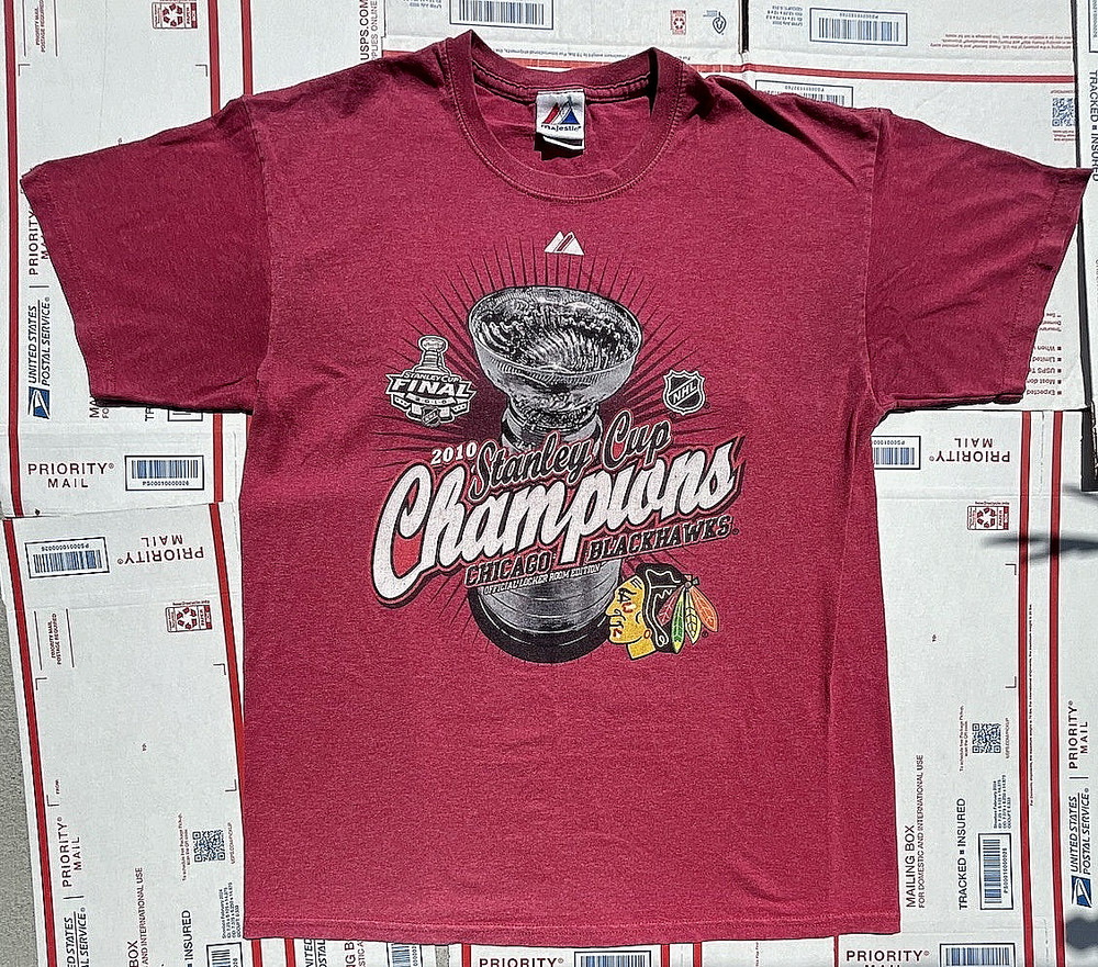 Vintage Majestic 2010 Stanley Cup hockey Finals Chicago Blackhawks T Shirt Sz. L