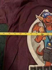 Sz M Deep Red 2017 Dragon Con Travel Worlds VOLUNTEER Sesame Street T-Shirt