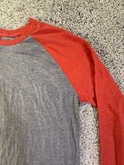 NWOT Fanatics Men’s Baseball T Shirt Size Medium Gray With Red Sleeves