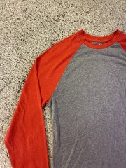 NWOT Fanatics Men’s Baseball T Shirt Size Medium Gray With Red Sleeves
