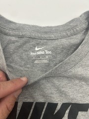 Nike The Nike Tee Men’s S Gray Crew Neck Short Sleeve Graphic Logo T-Shirt
