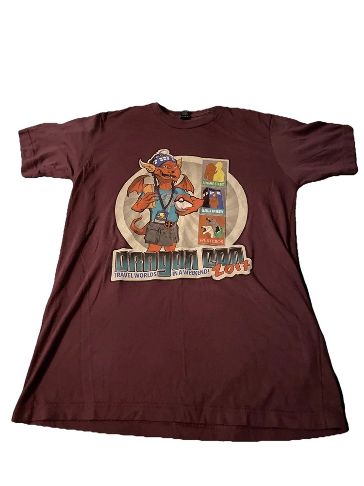 Sz M Deep Red 2017 Dragon Con Travel Worlds VOLUNTEER Sesame Street T-Shirt