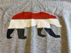 MENS GRAY T-SHIRT W/ RED WHITE BLUE BEAR NEW SIZE XL