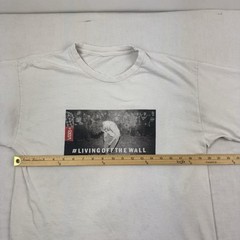 Y2K Vans #livingoffthewall Documentary T Shirt Adult Medium 2014 Thrashed Stains