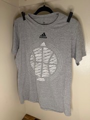 Adidas Guantlet Staff tee size M Gray excellent condition