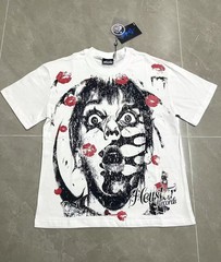 Hell Studios star Character print with red lips Tee Mens Short sleeved T-shirt